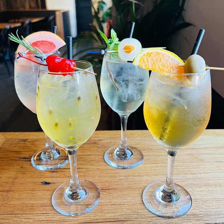Sunday Happy Hour | Happy Hour Drinks & Specials