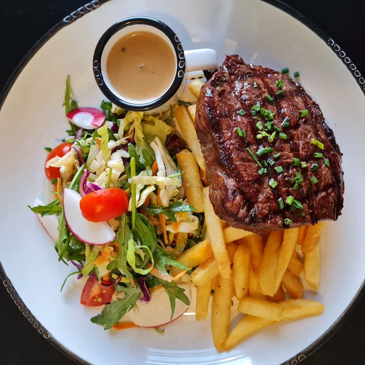 Wednesday $25 Rump steaks | Happy Hour Drinks & Specials