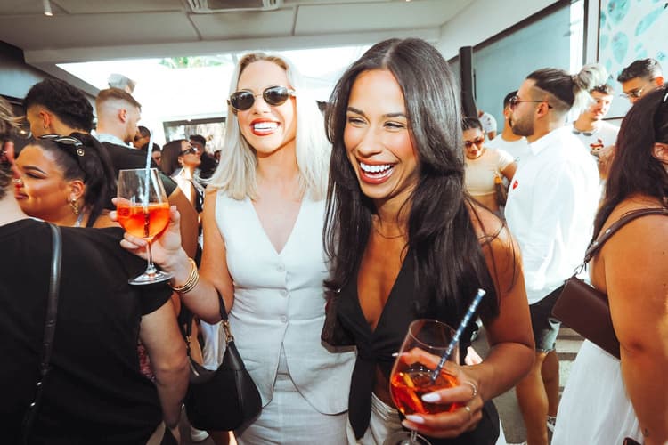 Baxter's Brunch Club | Happy Hour Drinks & Specials