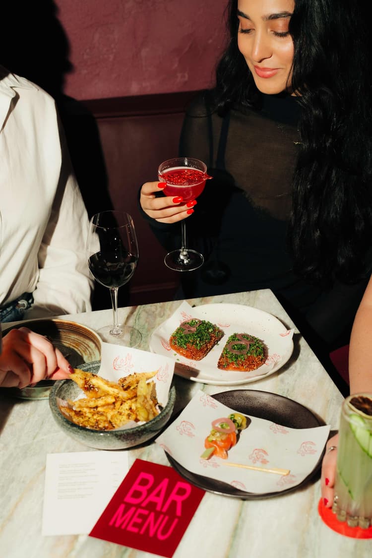 OFFICIAL COMEDY FESTIVAL PARTNER | Happy Hour Drinks & Specials