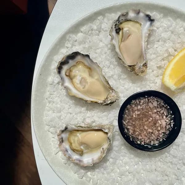 $3 Oyster Thursday's | Happy Hour Drinks & Specials