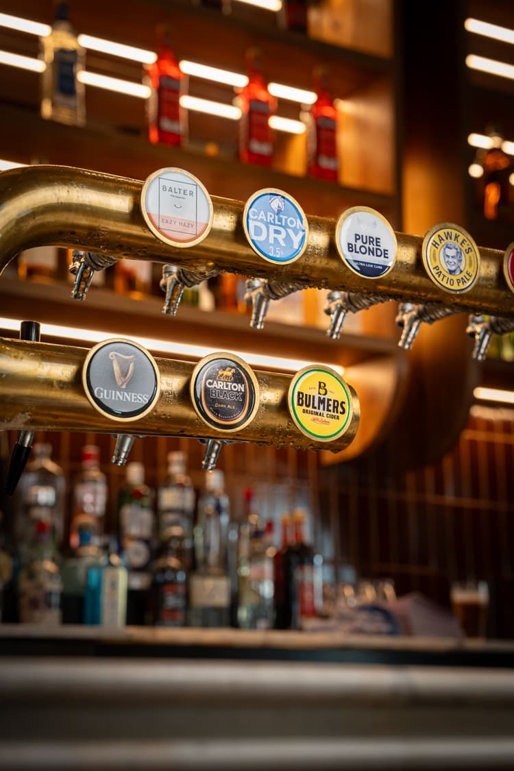 HAPPY HOUR | Happy Hour Drinks & Specials