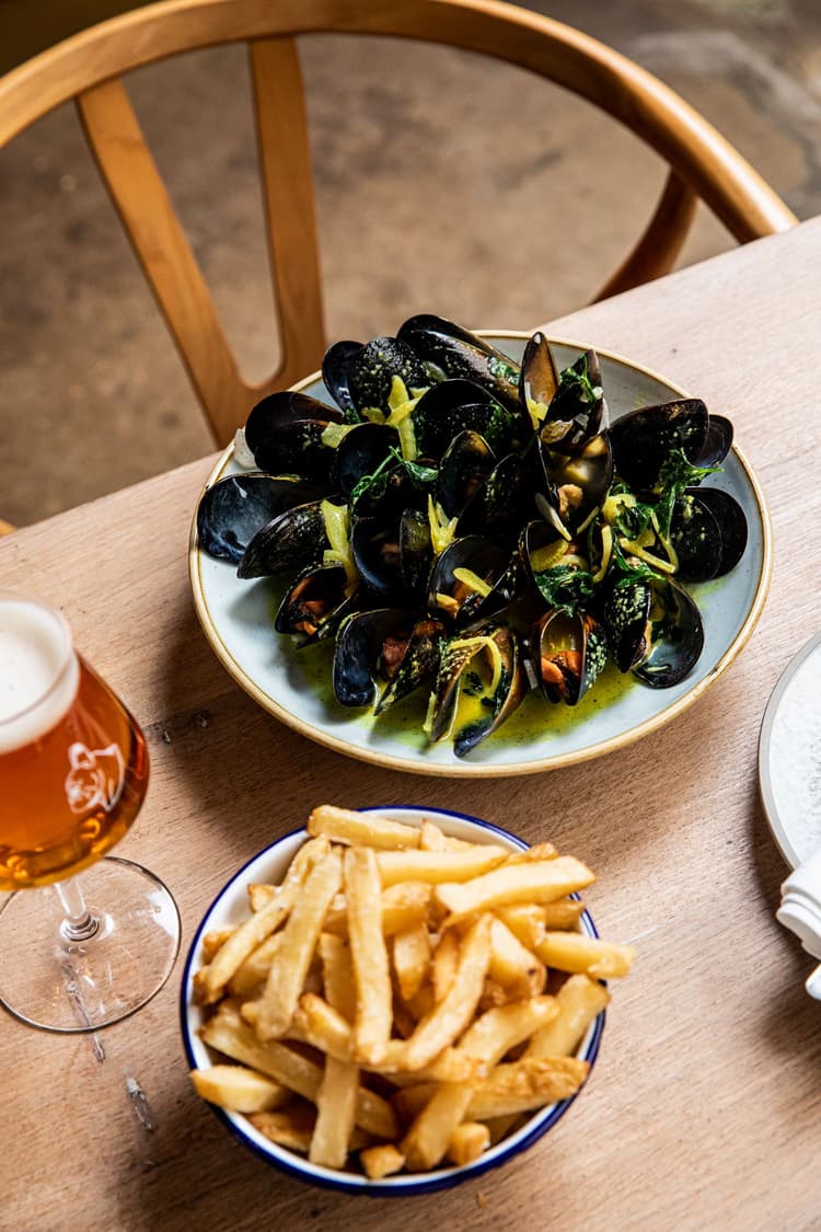 $29 Moules Frites | Happy Hour Drinks & Specials
